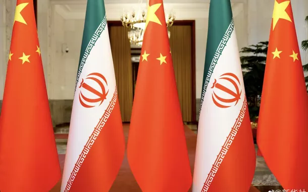 Bandeiras da China e do Irã