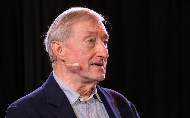 Julian Barnes