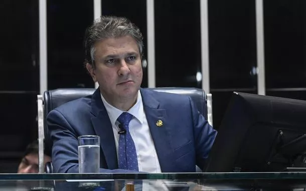 Camilo Santana é o mais cotado para ser líder do governo Lula após eventual saída de Wagner