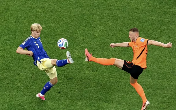 Lance do jogo entre Holanda e Suécia