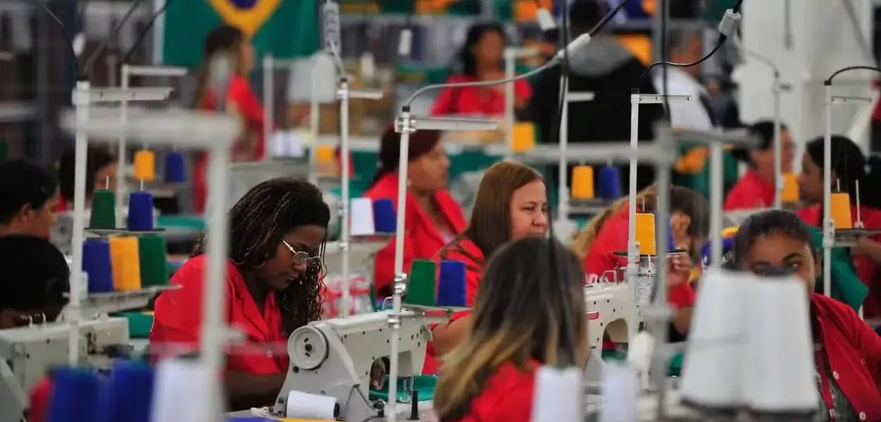 Brasileiros trocam de emprego em ritmo recorde e impulsionam rotatividade