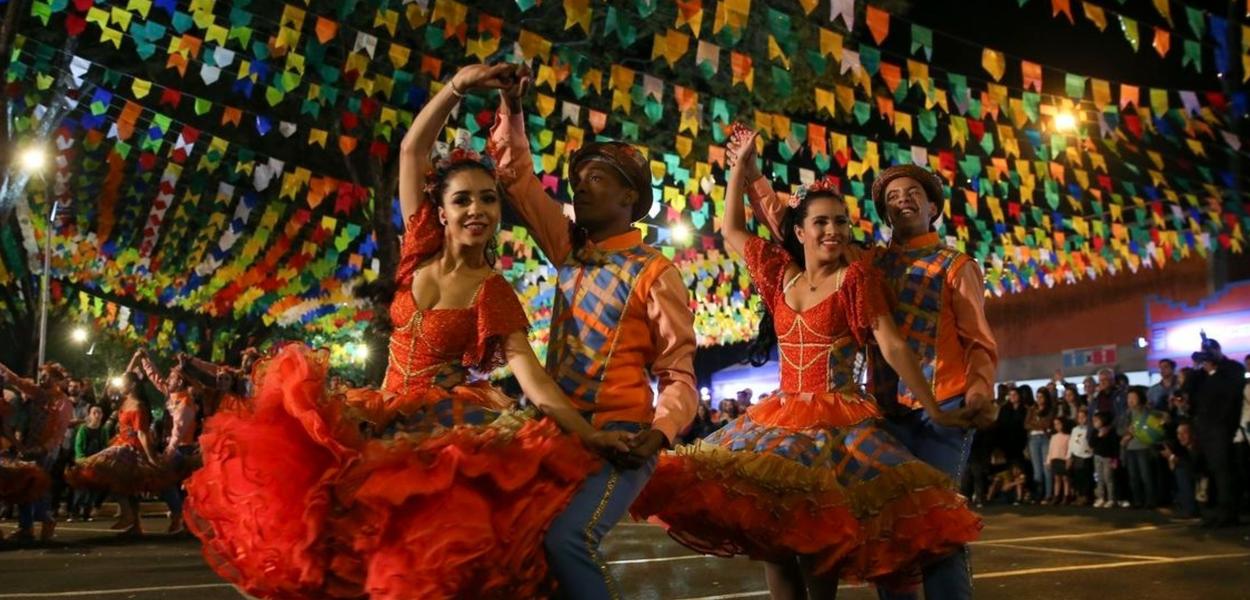 Formalização abre oportunidades para quadrilhas juninas, que impulsionam a economia criativa no Brasil