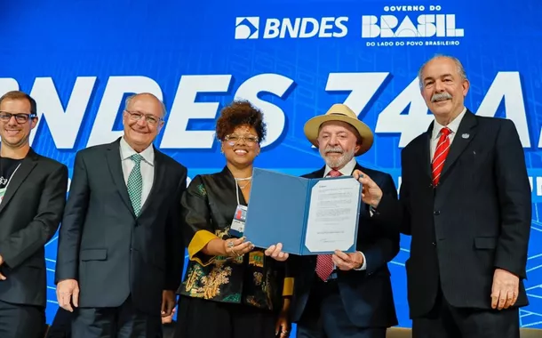 Lula anuncia R$ 140 bilhões para a indústria nacional