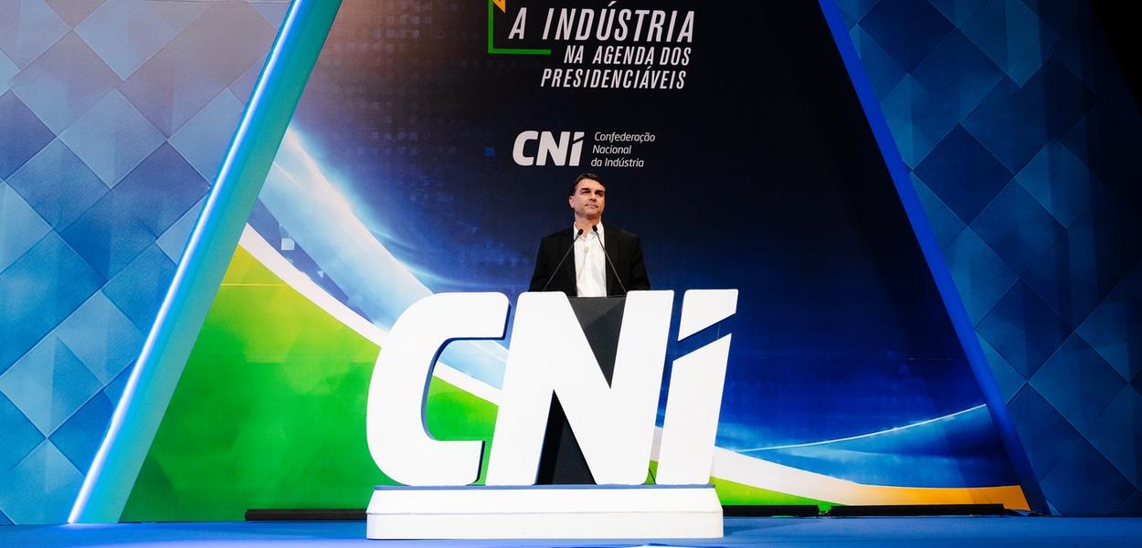 Presidenciáveis de direita defendem cortes radicais de despesas na CNI: 'Motosserra'