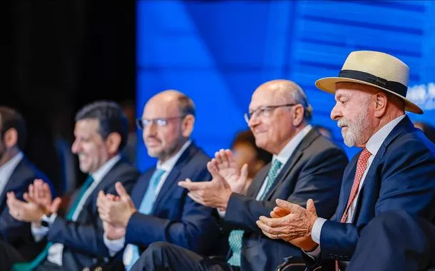Lula denuncia descaso histórico das elites com o sistema educacional público