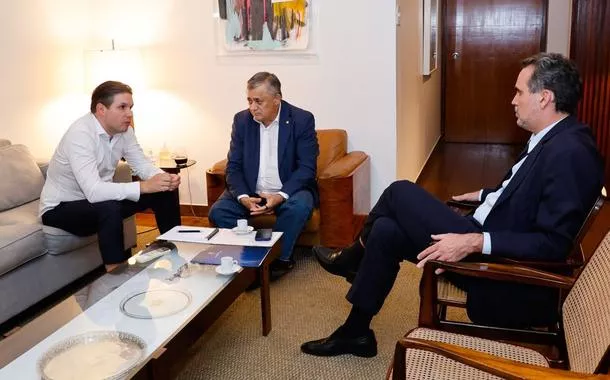 Hugo Motta diz que governo enviará proposta para ampliar limite do MEI até quarta-feira (24)
