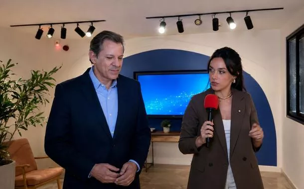 Fernando Haddad e uma jornalista em São Paulo 