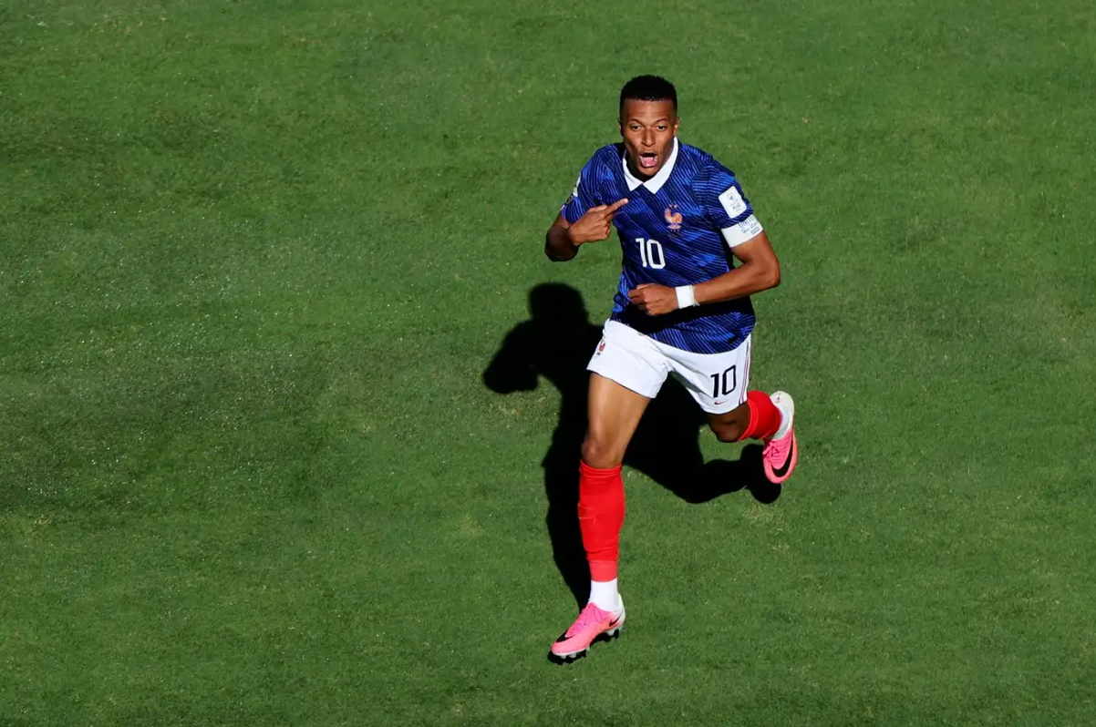 Mbappé marca dois gols e ultrapassa Ronaldo na artilharia histórica das Copas