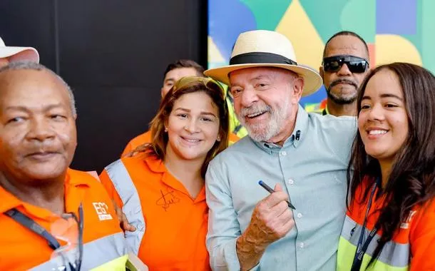 Lula durante visita ao trecho reformado da BR-116 e desenlace da fita de inauguração, na Via Dutra (BR-116), entre Paracambi e Piraí/RJ.

Foto: Ricardo Stuckert / PR