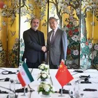 Chanceler da China reúne-se com vice-secretário do Conselho Supremo de Segurança Nacional do Irã