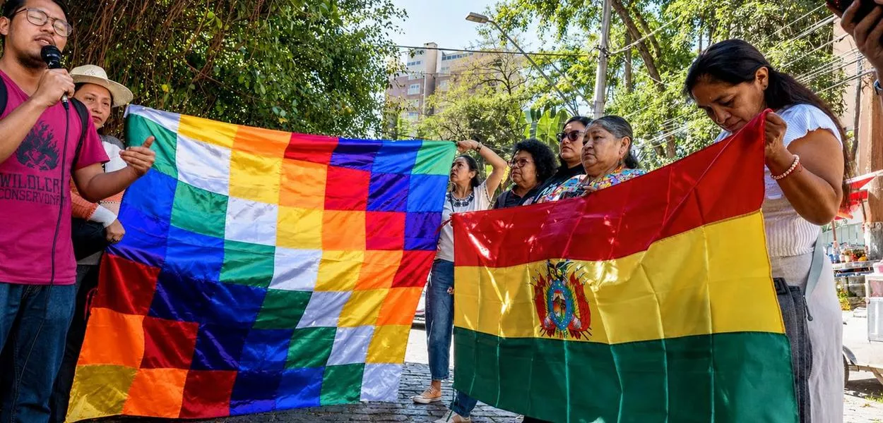 Manifestação de bolivianos na Vila Mariana, em São Paulo