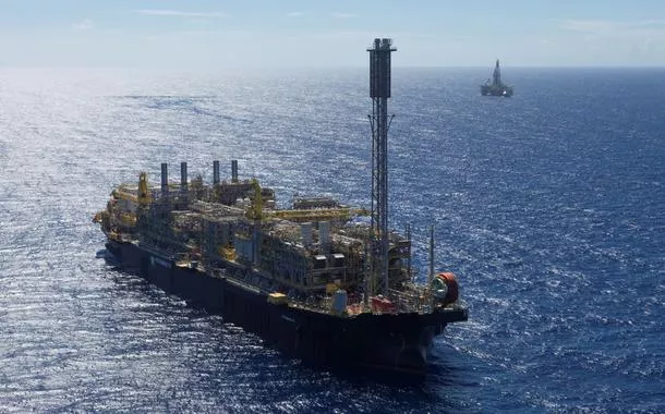 Petrobras amplia investimentos e fortalece cadeia industrial com expansão do pré-sal e retomada da indústria naval