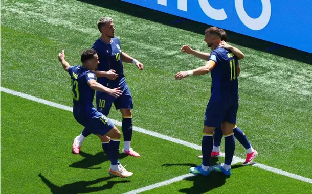 Bósnia bate Catar e fica perto da próxima fase da Copa