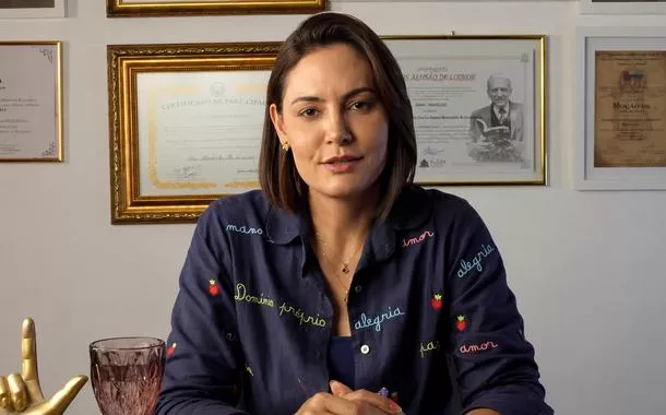 Após detonar Flávio, Michelle Bolsonaro diz que "não há briga nem competição"