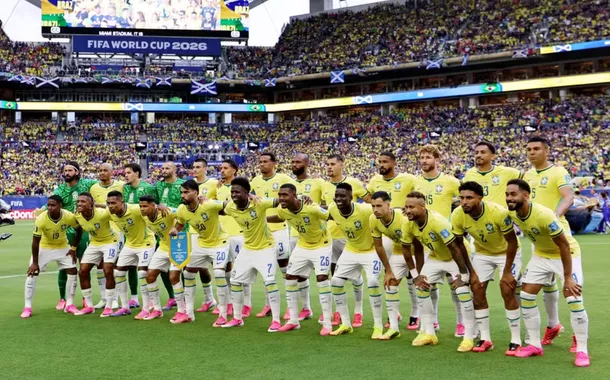 Seleção Brasileira posa para foto oficial antes da partida contra a Escócia, na quarta-feira (24/6), pela Copa do Mundo