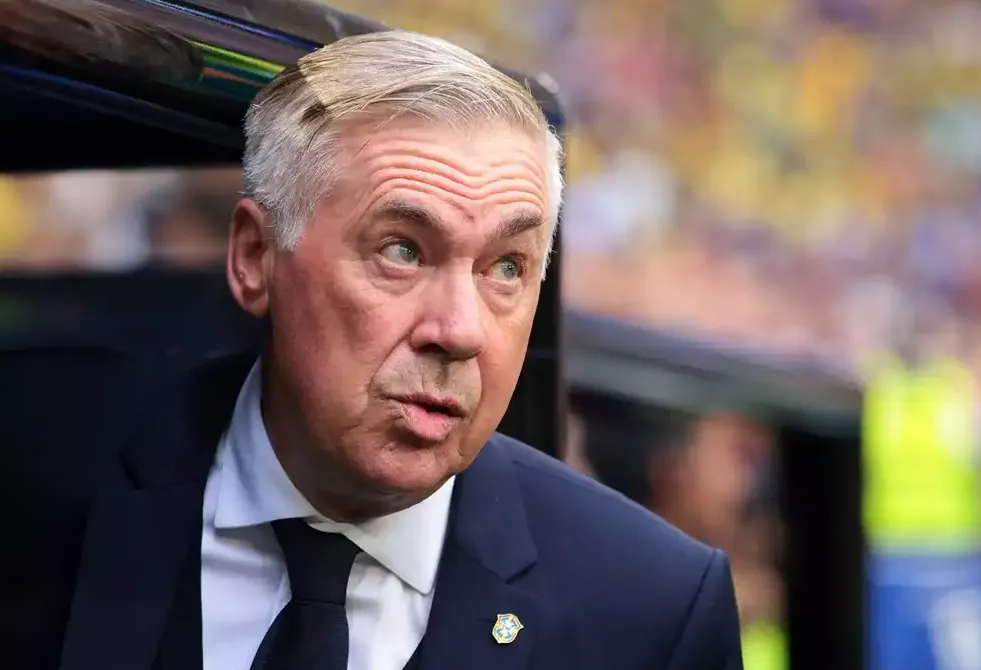 Reação de Ancelotti a árbitro em gol de Vini Jr viraliza nas redes; confira
