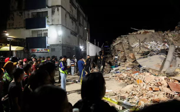 Escombros após terremoto na Venezuela
