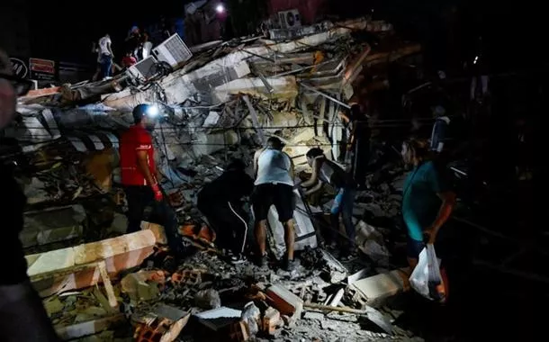 Escombros após terremotos na Venezuela