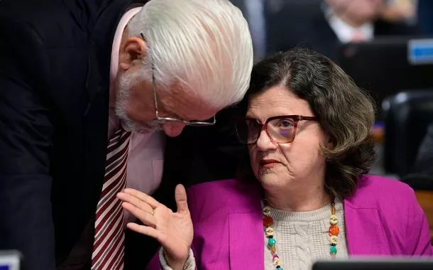 Jaques Wagner deseja sucesso a Teresa Leitão na liderança do governo no Senado
