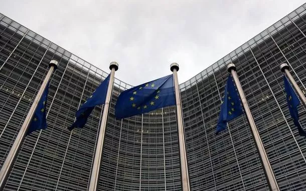 Adesão da UE à "Pax Silica" tem custo para a independência em IA, diz especialista chinês