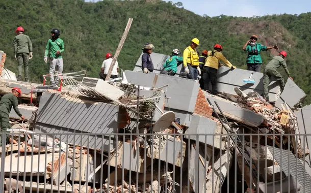 Número de mortos por terremoto na Venezuela sobe para 1.450