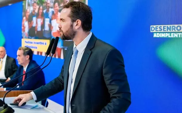 "Pela primeira vez na história, o governo olha para o trabalhador informal", afirma Durigan